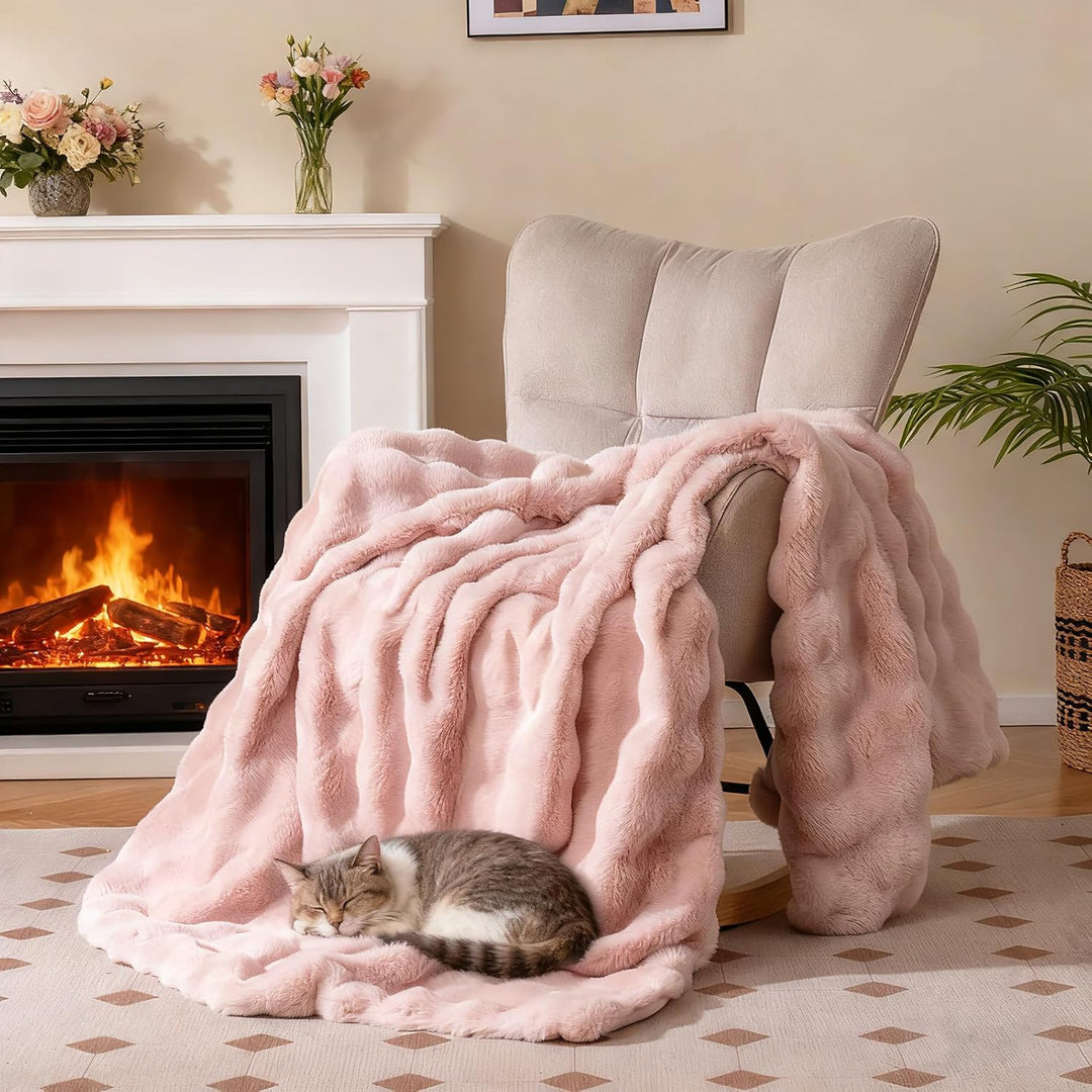 Giantex Luxury Fuzzy Plush Rabbit Fur Bubble Blanket for Armchair