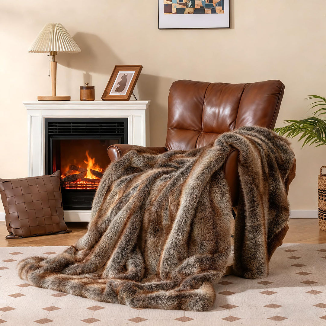 Giantex 780GSM Soft Plush Fuzzy Luxury Faux Fox Fur Blanket for Sofa