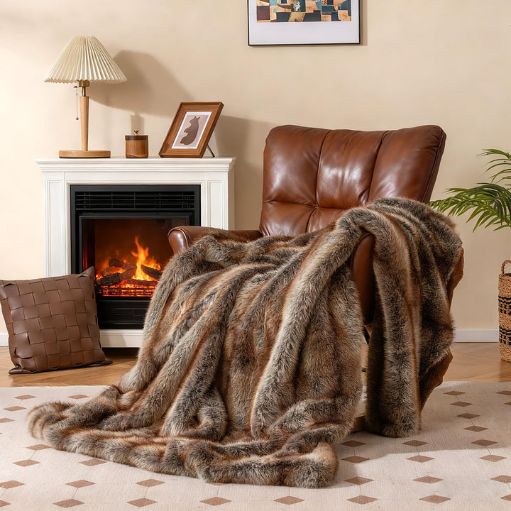Giantex 780GSM Soft Plush Fuzzy Luxury Faux Fox Fur Blanket for Sofa
