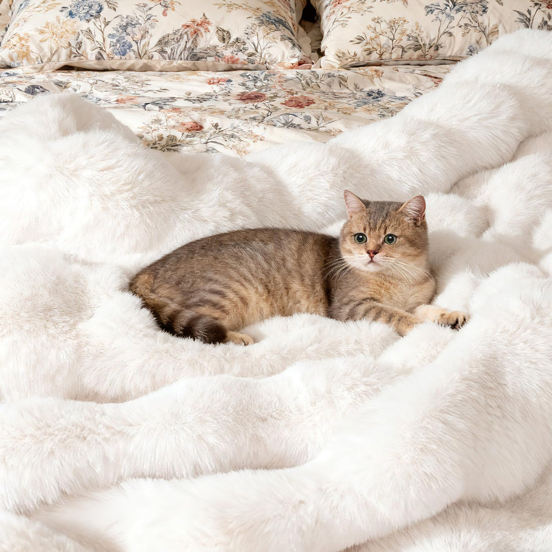 Giantex Luxury Fuzzy Plush Rabbit Fur Bubble Blanket for Armchair