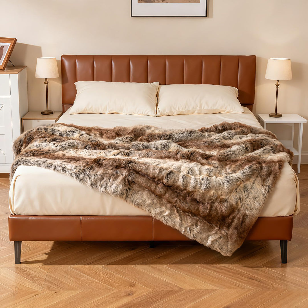 Giantex 760GSM Soft Plush Fuzzy Luxury Faux Raccoon Fur Blanket for Sofa