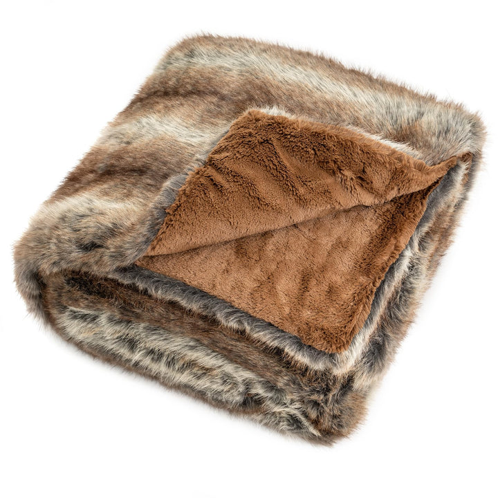 Giantex 780GSM Soft Plush Fuzzy Luxury Faux Fox Fur Blanket for Sofa