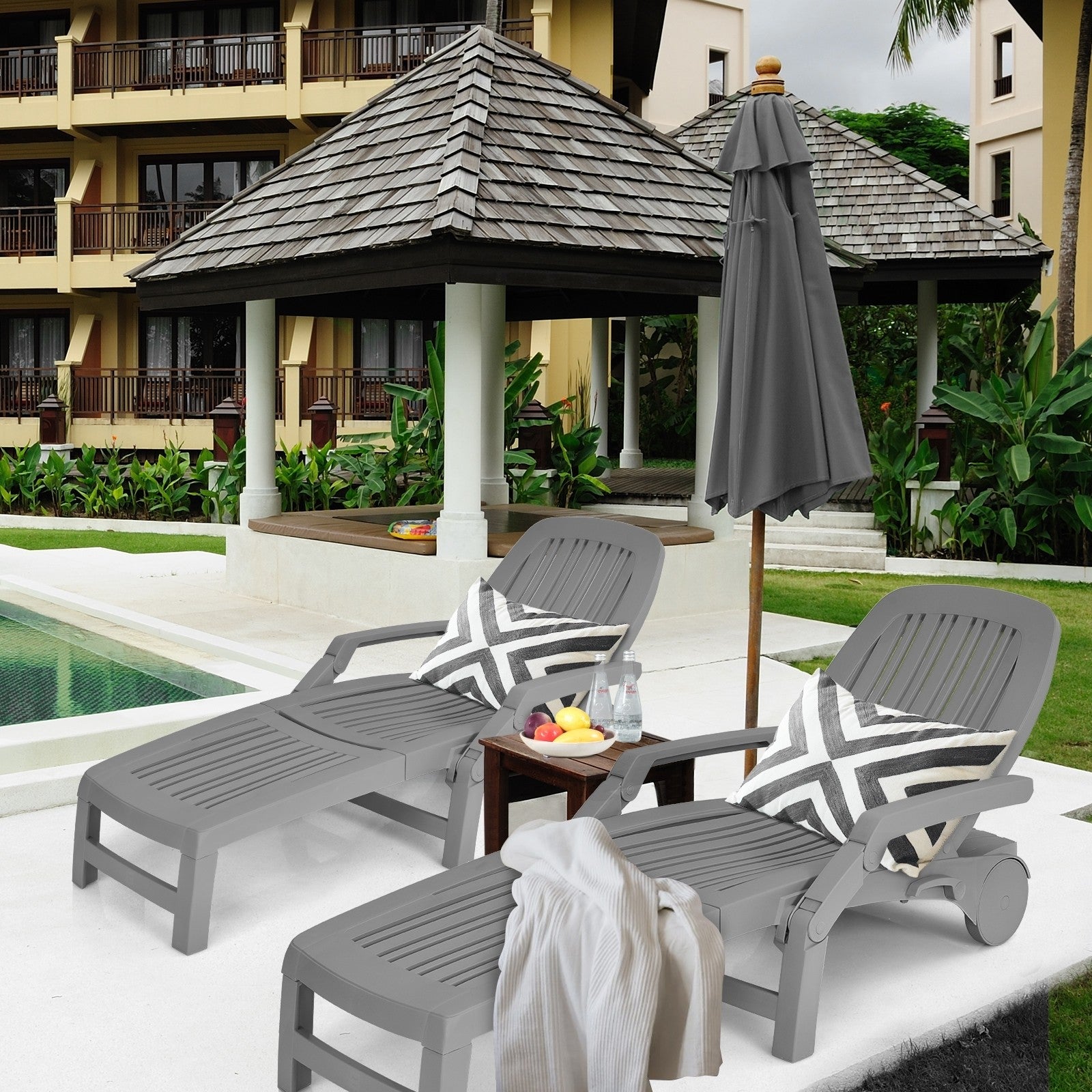 Chaise Lounge Outdoor,Foldable Sun Lounger with Wheels - Giantexus