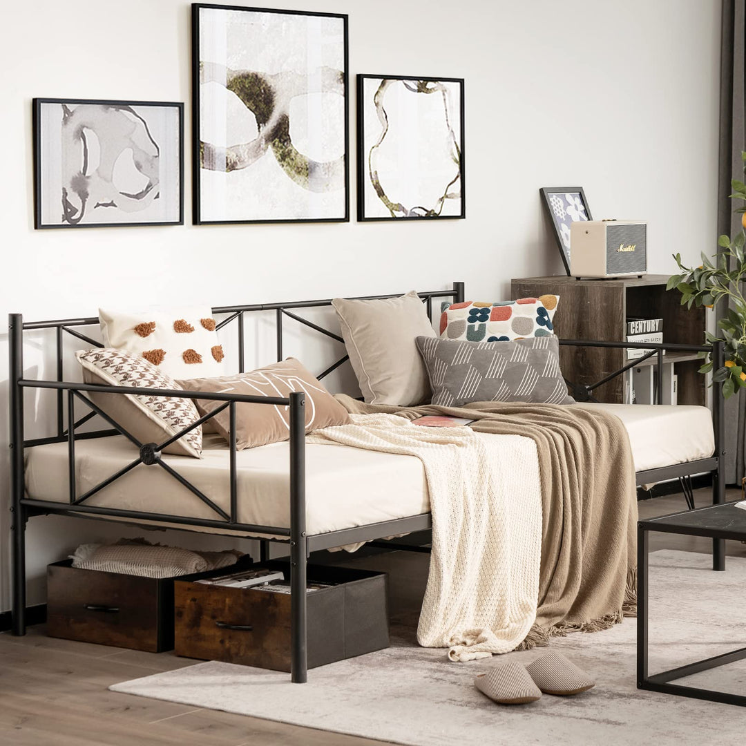 Giantex Metal Daybed Frame Twin Size, for Living Room Bedroom Guest Room, Easy Assembly, Black & White
