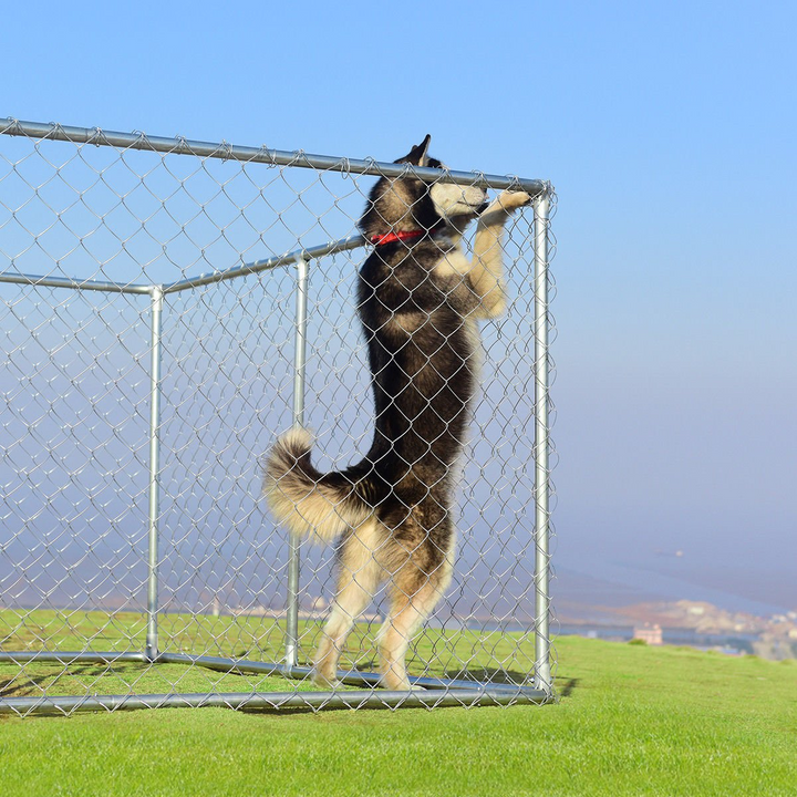 7.5ft x 7.5ft Large Outdoor Dog Kennel - Giantex