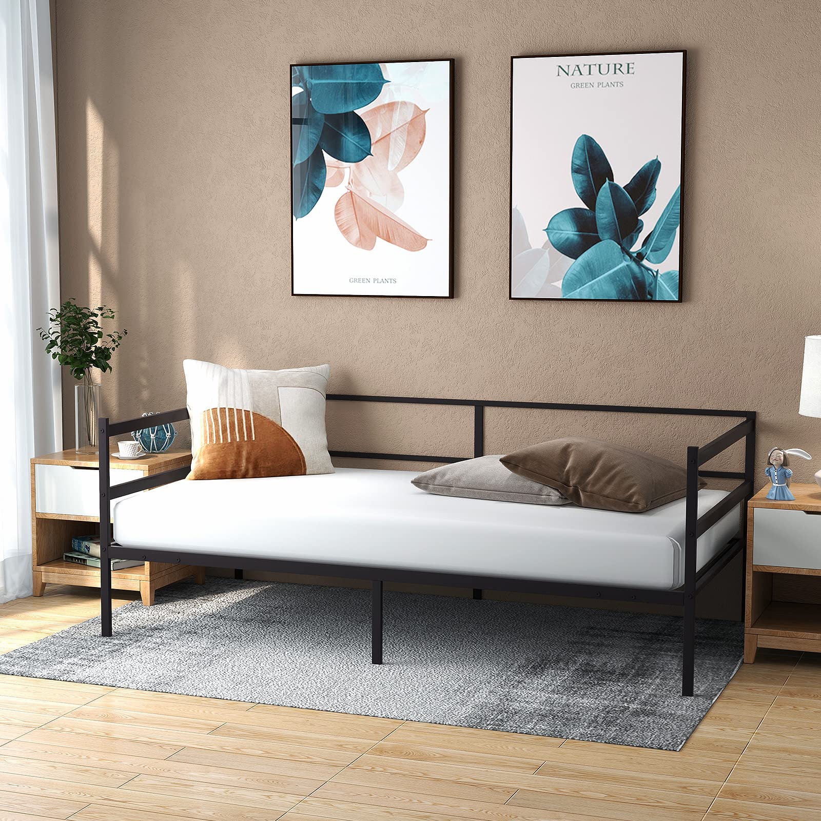 Giantex Twin Daybed Frame, Metal Sofa Bed w/Heavy-Duty 16 Slats Support, Black