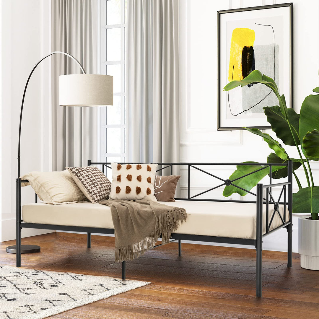 Giantex Metal Daybed Frame Twin Size, for Living Room Bedroom Guest Room, Easy Assembly, Black & White